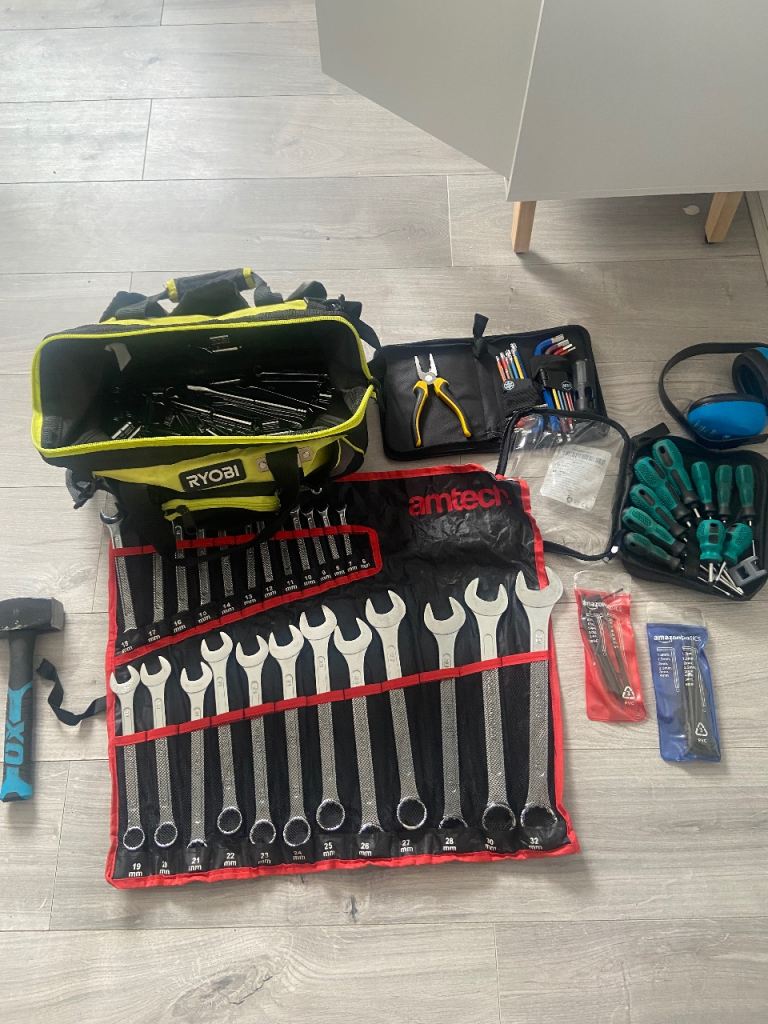 Selection of tools including Ryobi tool bag