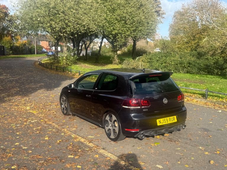 VOLKSWAGEN GOLF GTI 2010 285BHP