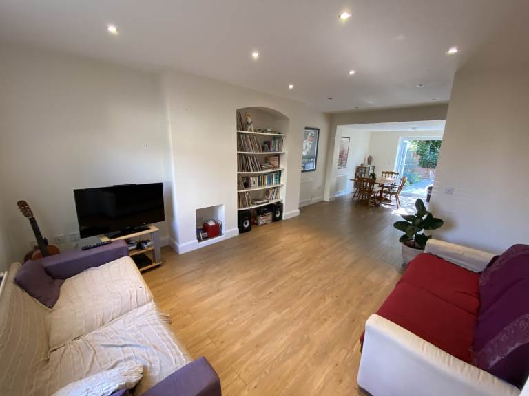 2 bedroom house in 2 Bedroom House – Teynton Terrace, London N17