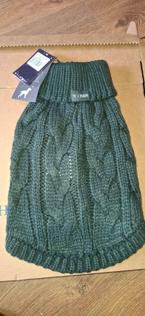Hugo and Hudson dog jumper. New with tags, never been worn.
