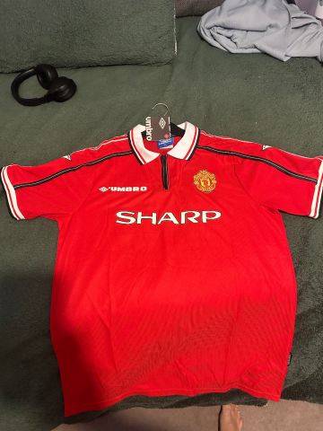 New Umbro Manchester United Football Shirt Giggs 11 – 2XL, £40.00