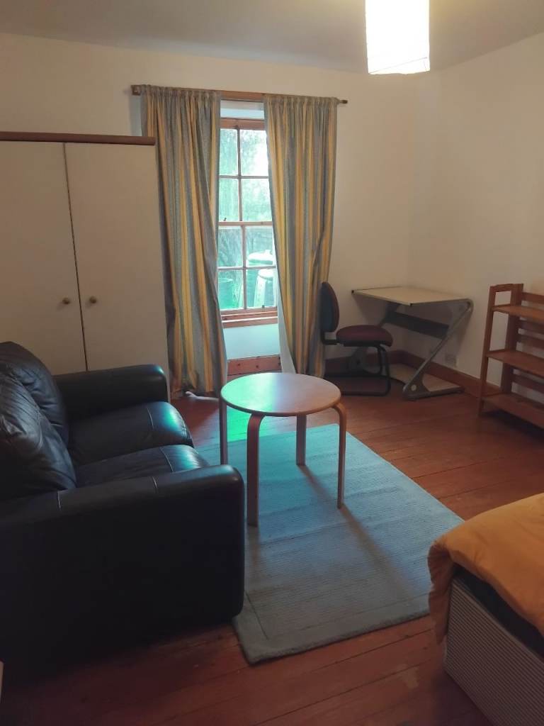 1 Room to Let in the West End of  Glasgow