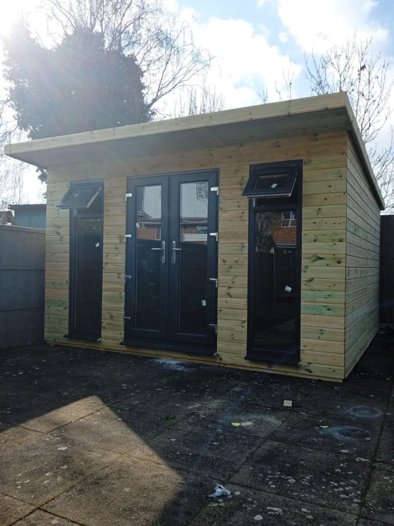 12x8 19mm PREMIUM PENT SUMMERHOUSE UPVC WINDOWS AND DOORS