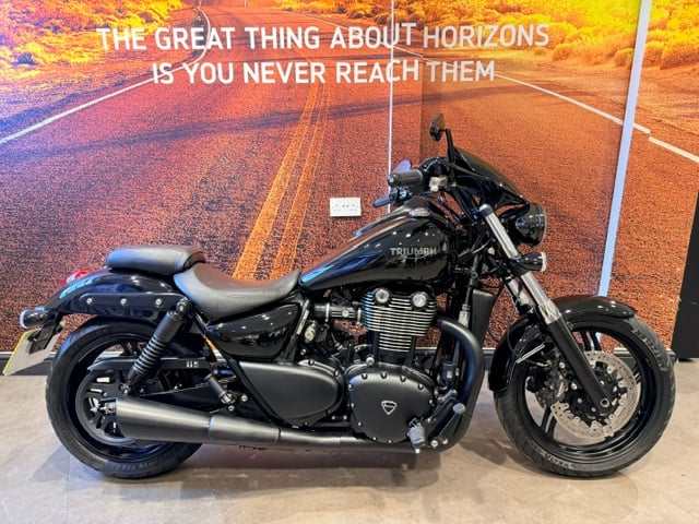 2019 TRIUMPH THUNDERBIRD STORM