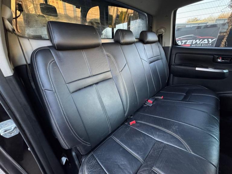 2015 Toyota Hilux Invincible D/Cab Pick Up 3.0 D-4D 4WD 171 Auto PICK UP DIESEL Automatic