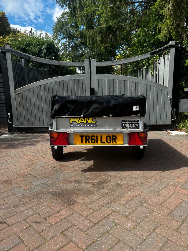  CAR CAMPING TRAILER TENT  FISHING STORAGE VAN X CROSS 