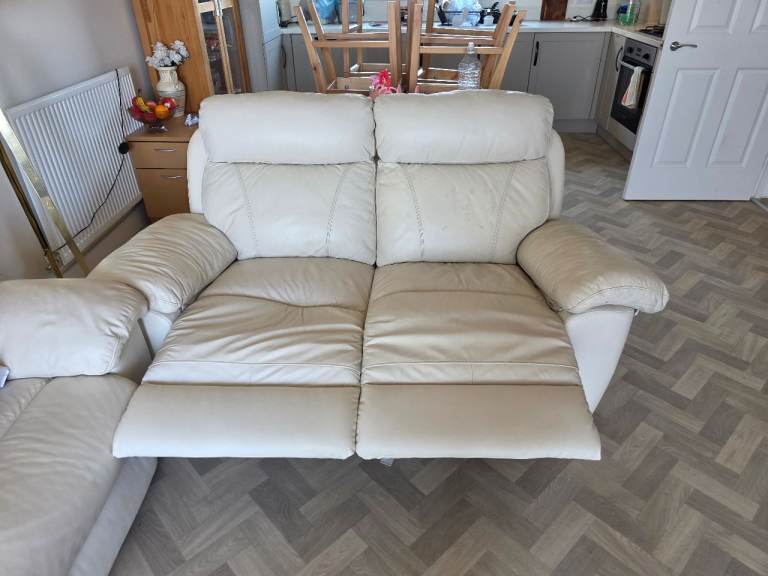 Cream Leather 2-Seater Recliner Sofa – Good Condition