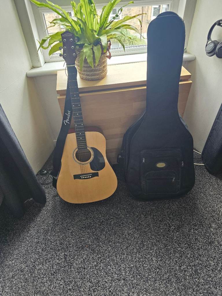 Fender Acoustic Guitar with Soft Case – Good Condition
