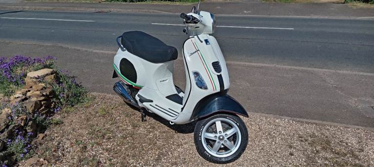 Piaggio, VESPA, 2013, 124 (cc)