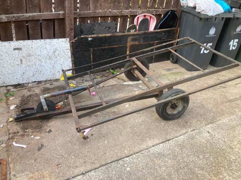 8x4 foot trailer  just needs a new tyre and two spot welds on the frame