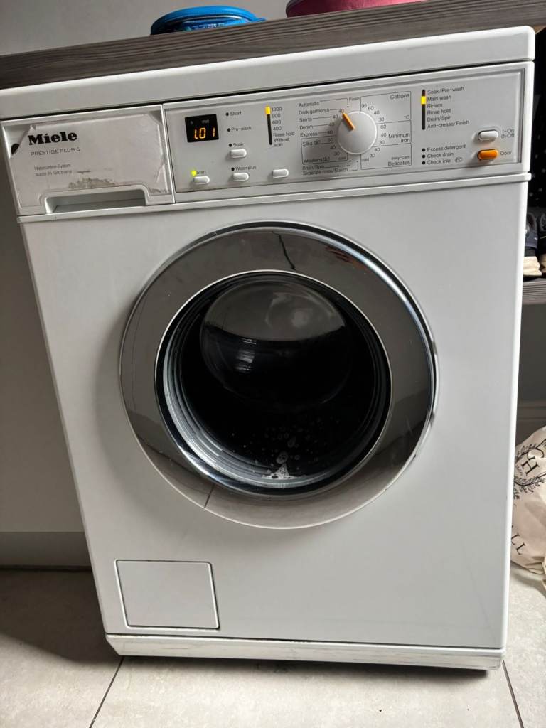 Miele W562 Prestige Plus 6kg 1300rpm Washing Machine