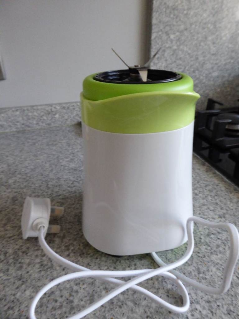 Compact Food Blender - White and Green, Good Condition