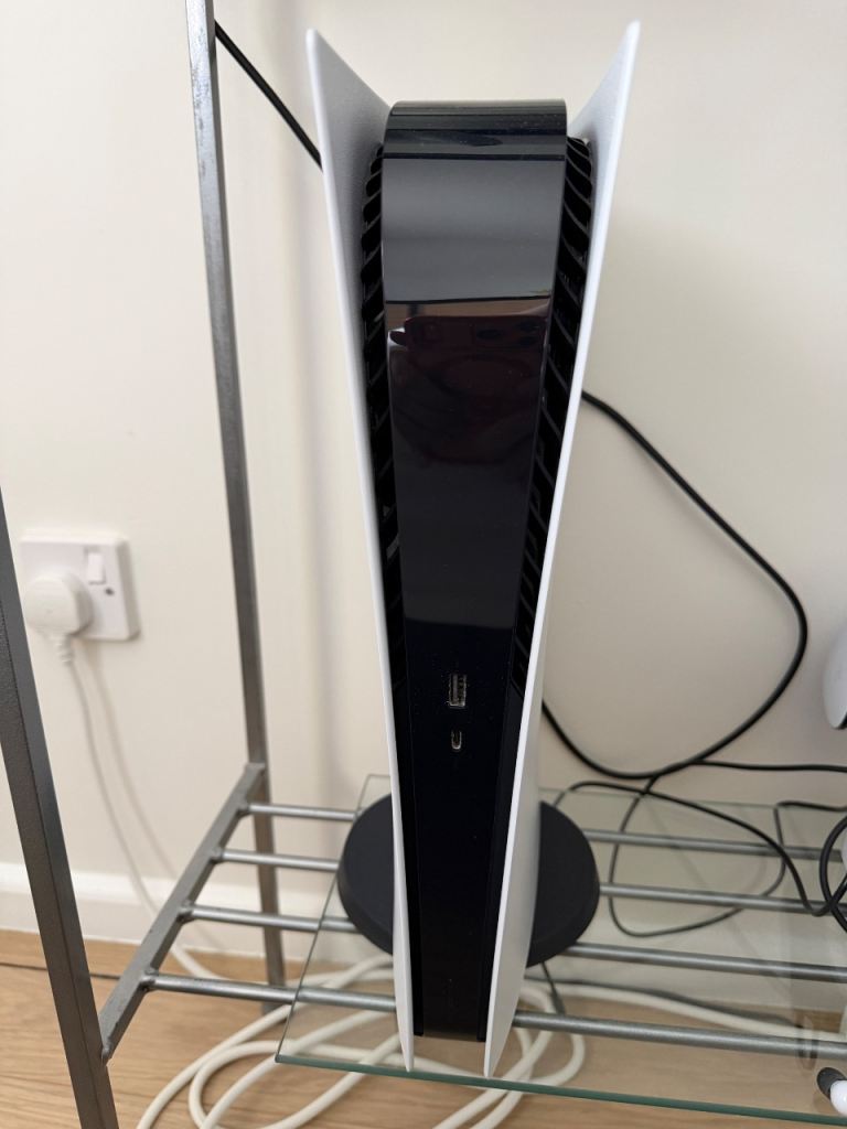 PS5 digital edition 825gb 