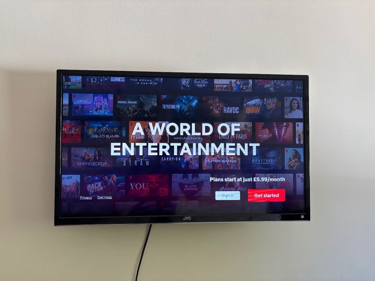JVC Smart TV – Good Condition, Wall Mountable
