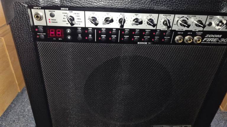 Zoom Fire-30 Guitar amp