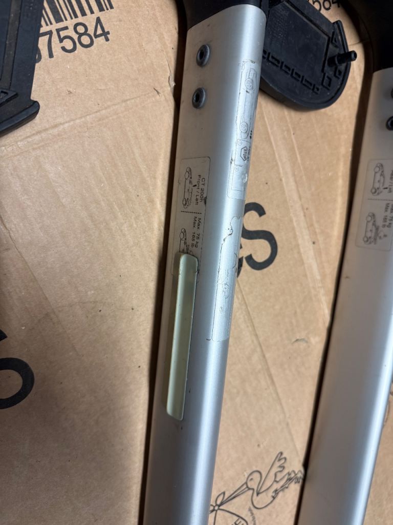 Lexus ct200h roof bars 