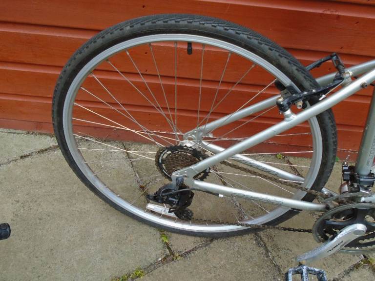 Carrera crossfire hybrid bike 18 inch lightweight frame, 28 inch wheels ...