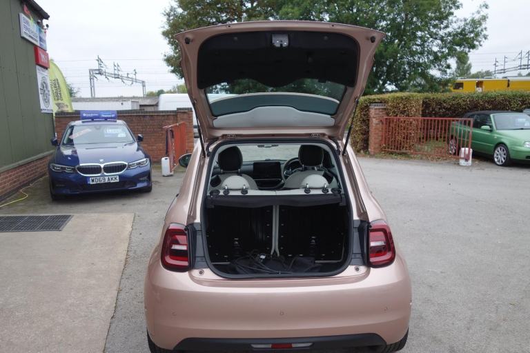 Fiat 500E 42kWh La Prima Hatchback 3dr Electric Auto (118 ps) ELECTRICITY 2022