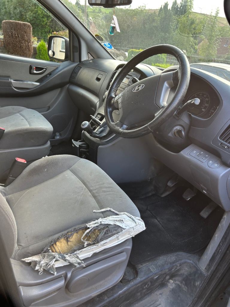 Hyundai, I800, MPV, 2011, Manual, 2497 (cc), 5 doors