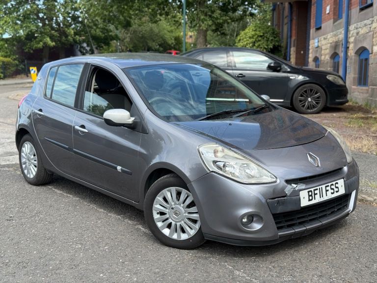2011 Renault Clio 1.2 5dr Grey Hatchback - MOT Jan 27!