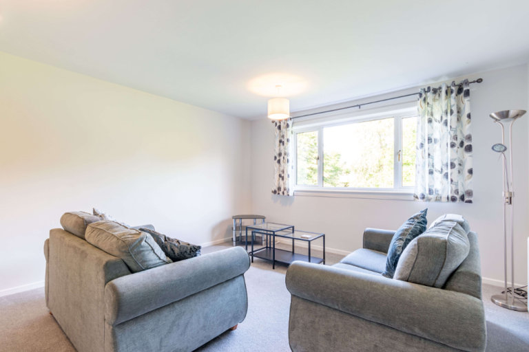 Bright, 2 bedroom, 1st floor flat in Liberton, with private garage and garden – available November