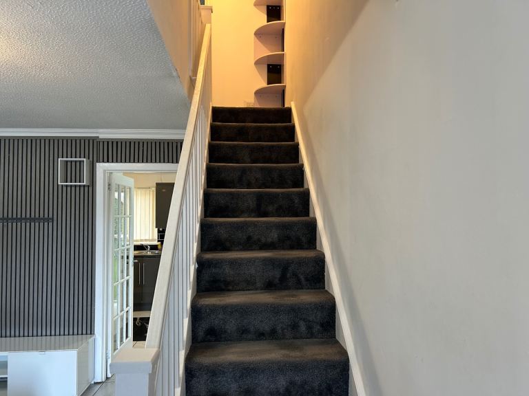 2 bedroom house to let available NOW 