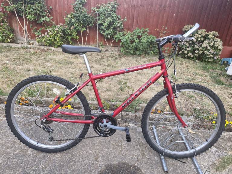 BOYS TEENAGER YOUTH MENS RALEIGH NORTH CAPE 26 INCH WHEELS 16 INCH FRAME 18 SPEED BIKE BICYCLE