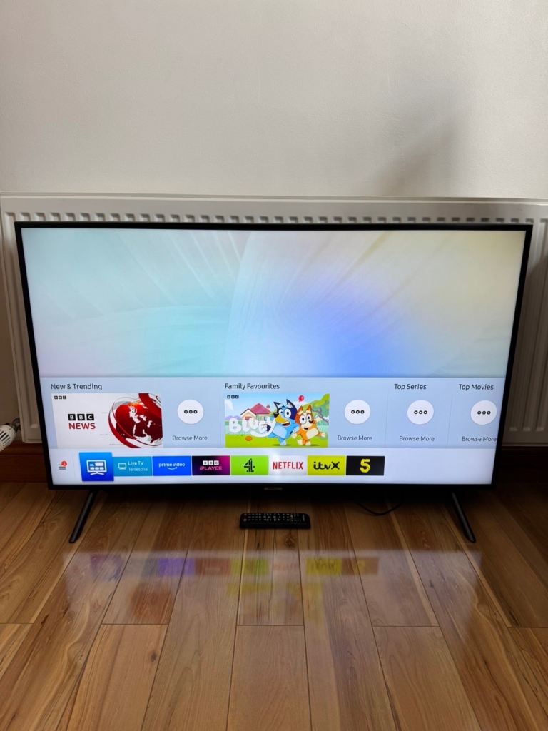 Samsung 49" 4K ULTRA HD CRYSTAL Smart TV UE49NU7100KXXU - Stand & Remote - Working | Excellent -
