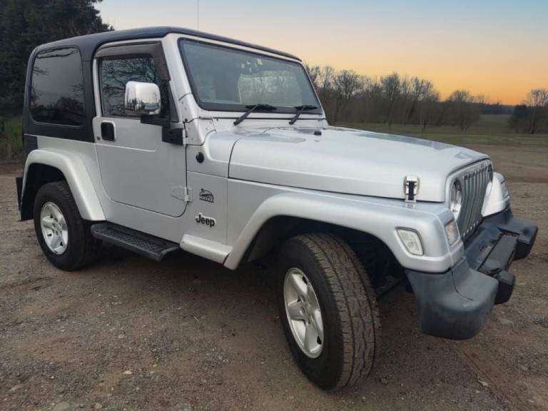Jeep Wrangler Sahara Petrol
