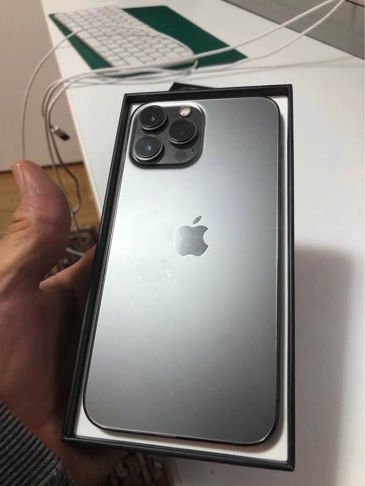 iPhone 12 Pro Max 128gb immaculate condition