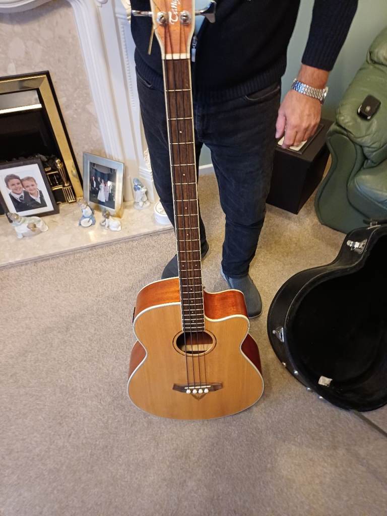 Tanglewood eletro accustic bass