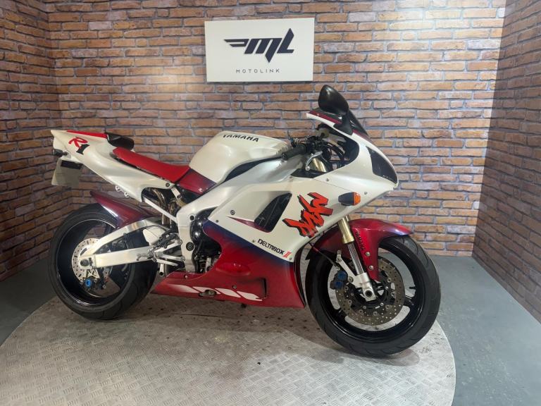 Yamaha R1 4 XV - 12 MONTH MOT - NATIONWIDE DELIVERY - LOW MILEAGE 