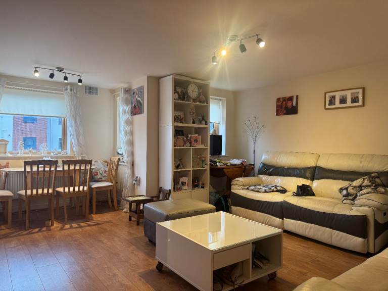 2 Bedroom 2 Bathroom 1 Allocated Parking - Countess Way, Broughton, MK10 7DX