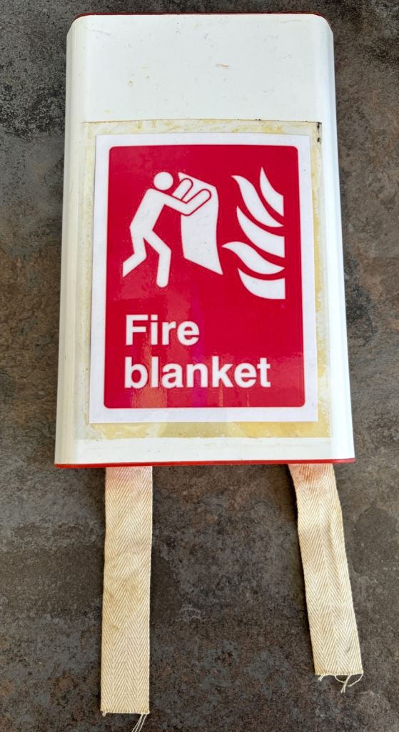 Large Red Fire Blanket 1m x 1m Case Quick Release