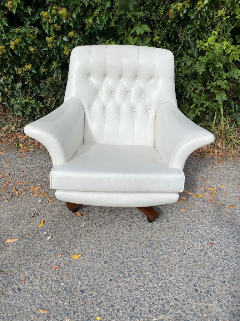Mid Century Swivel G Plan White Leather Model 6250/Blofeld Arm Chair