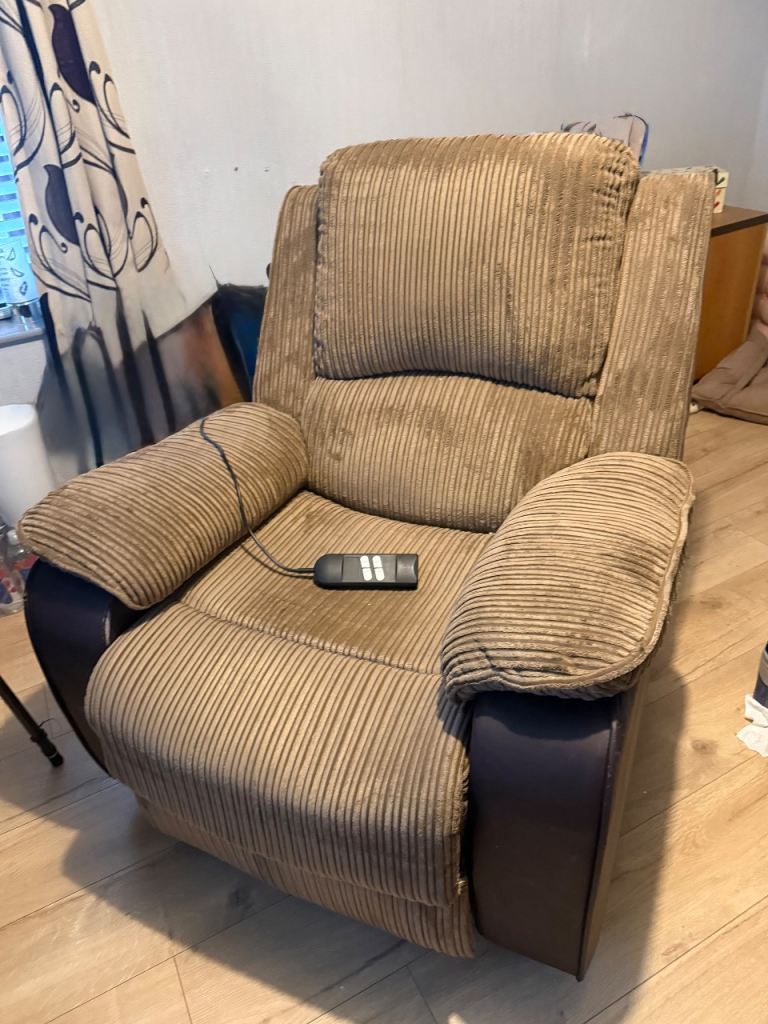 Comfortable recliner 