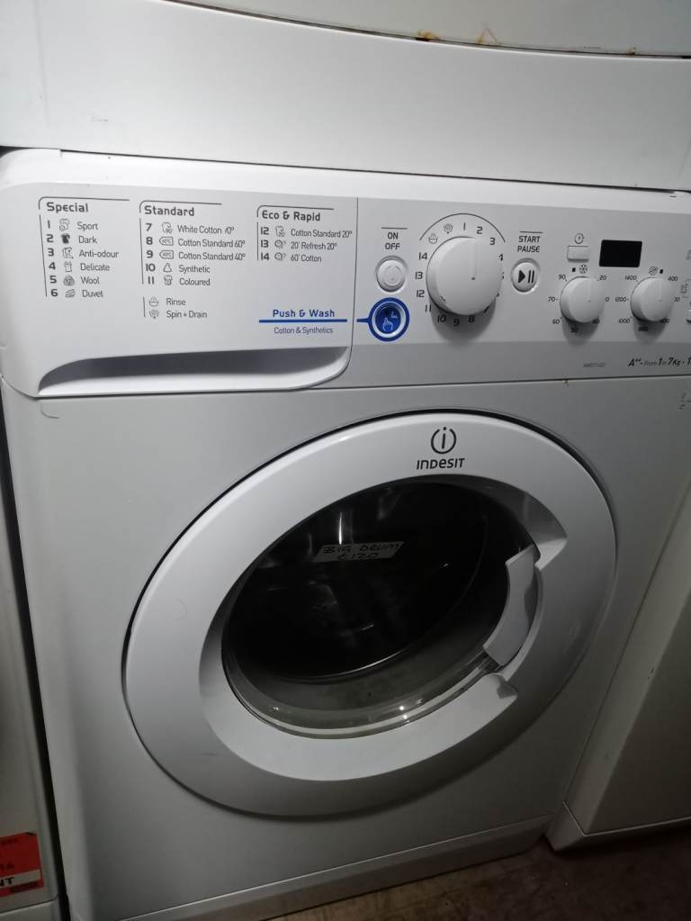 INDESIT WASHING MACHINE WITH BIG DRUM IN VERY GOOD CONDITION ONLY £120