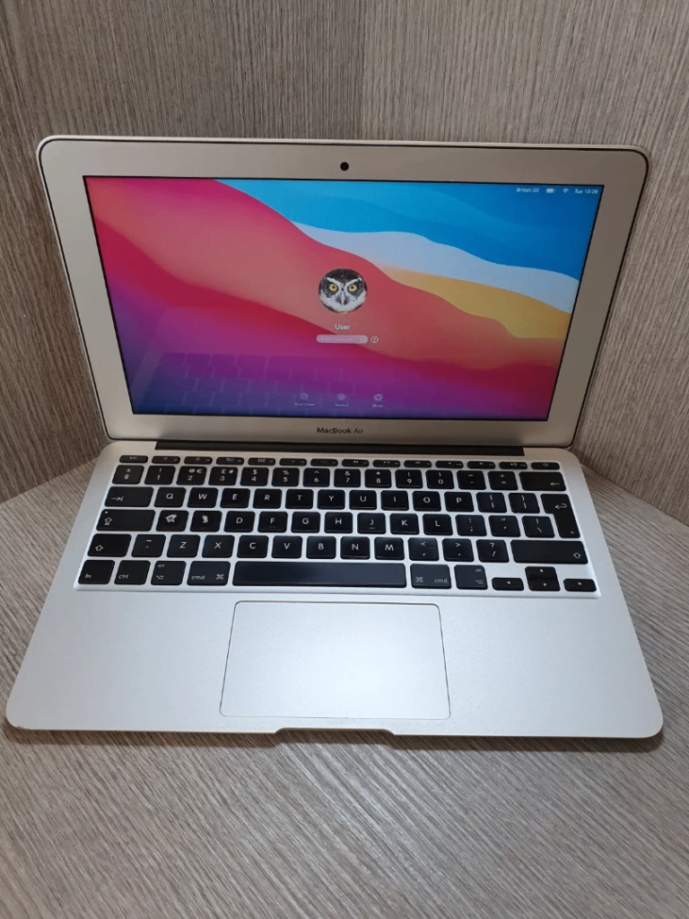 Macbook Air 2011 - 2012 laptop Intel core i5 processor with Logic Pro X