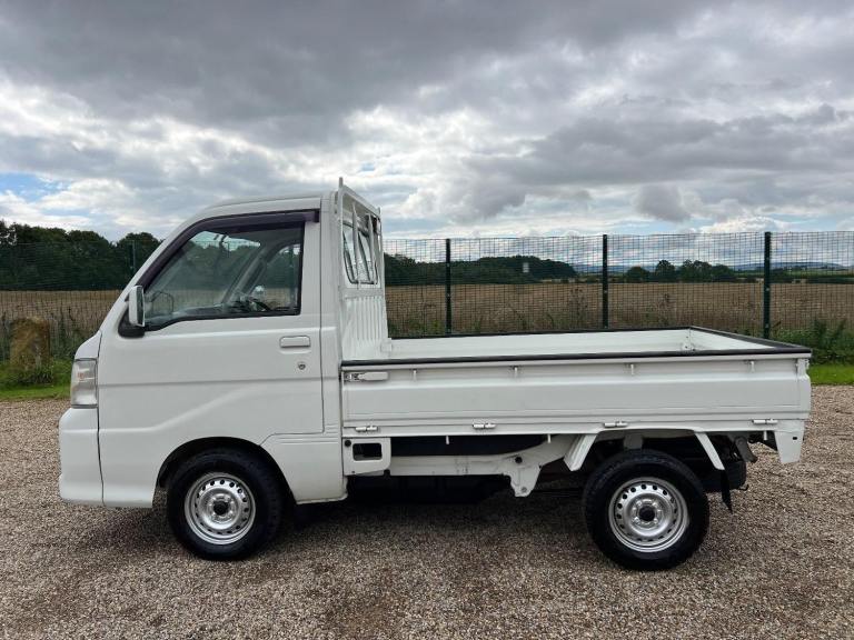 DAIHATSU HIJET PICK UP TRUCK 660cc 4X4 5 SPEED MANUAL ( LIKE SUZUKI CARRY )