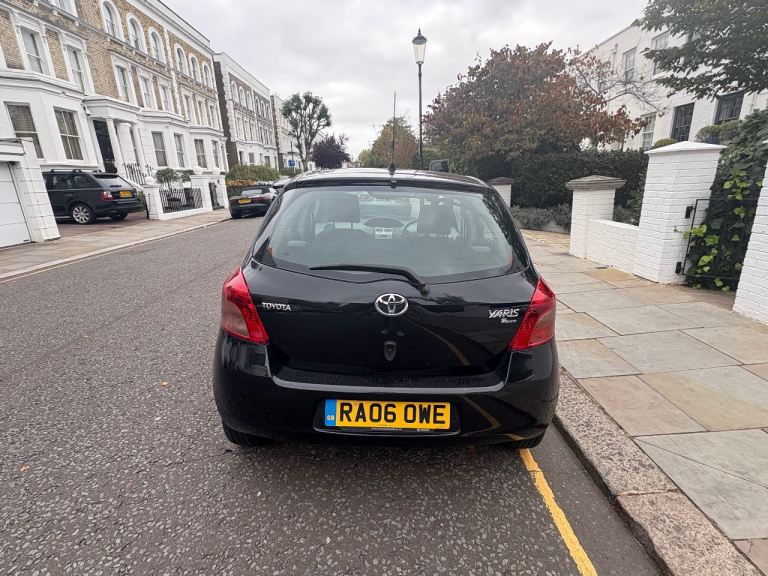 toyota YARIS,2006 1.3 automatic 5 doors,drives great, great condition , 90k miles,1 year mot,2 keys 