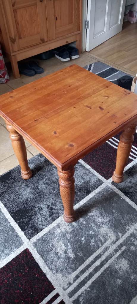 Solid Pine Table (FREE delivery locally)