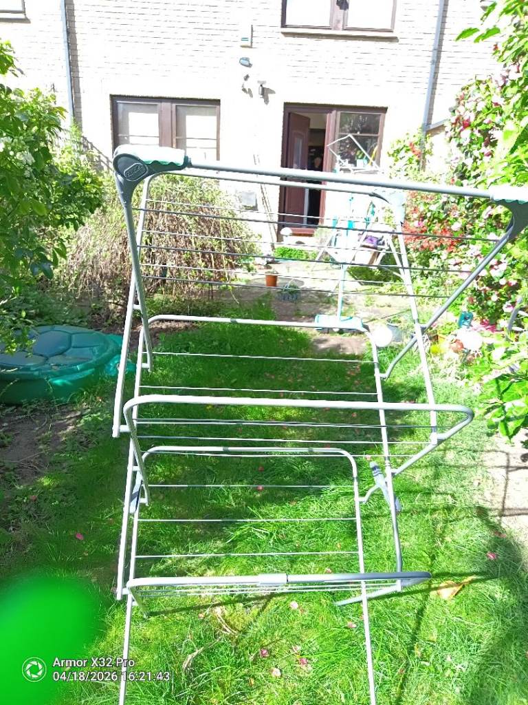 Large Metal Clothes Airer - Good Condition