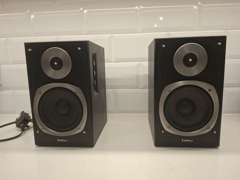Powered Stereo Bookshelf Speakers - Edifier R1600T Plus