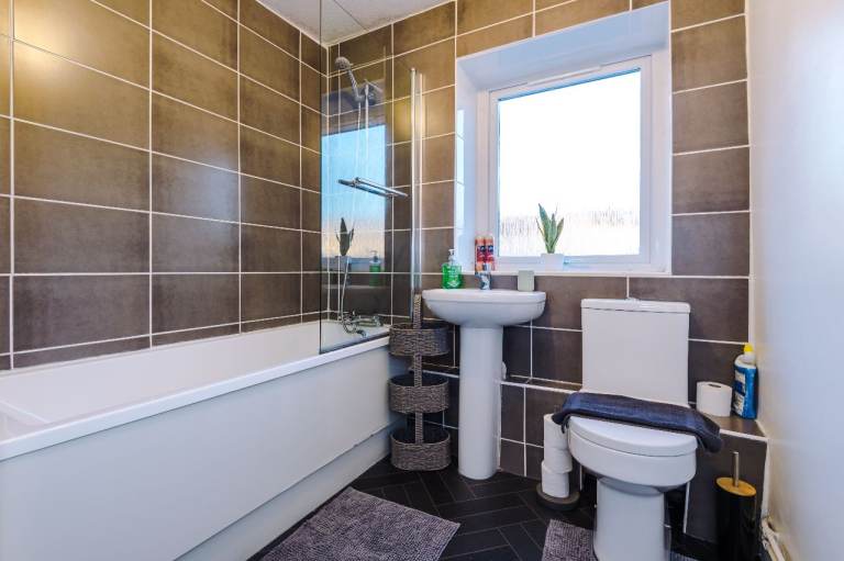 4 bedroom flat