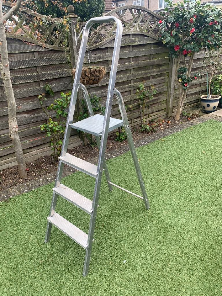 Step ladder