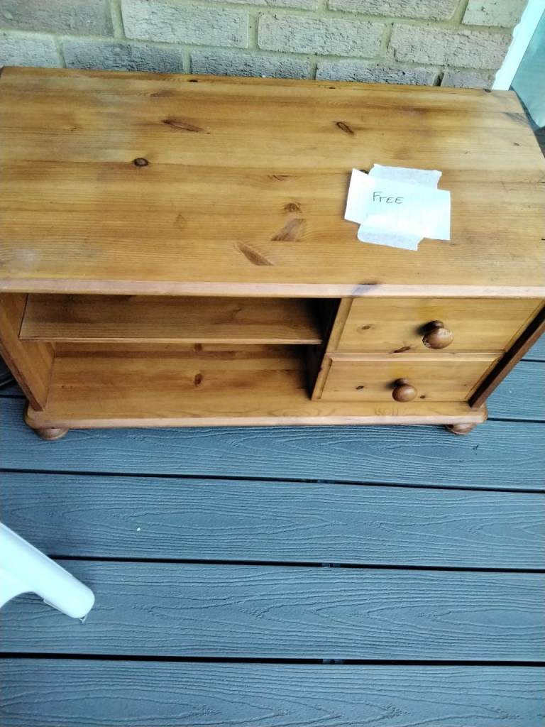 Pine tv unit
