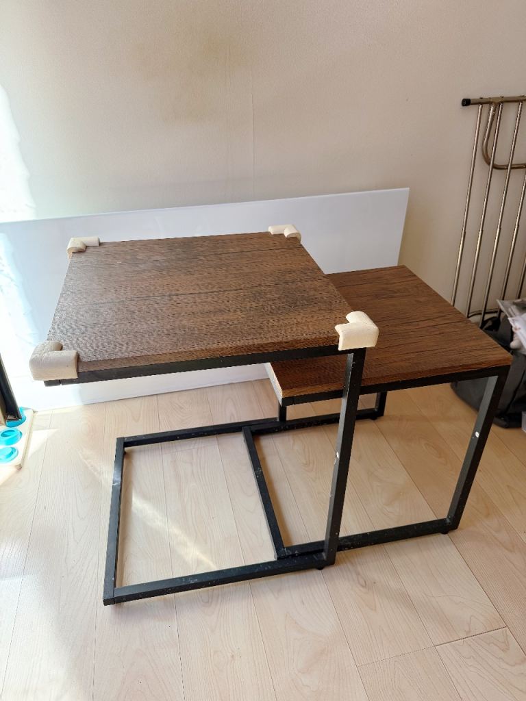 Set of Two Nesting Tables Coffee Tables