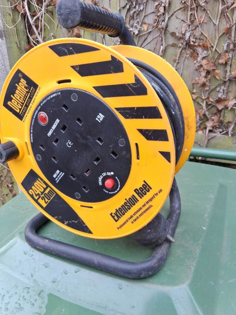 Extension reel  240v 20m defender 