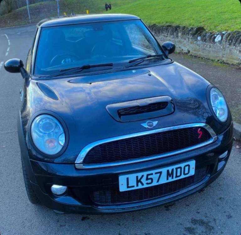 MINI S AUTOMATIC R56 pan roof SOUND system Amzing SATNAV