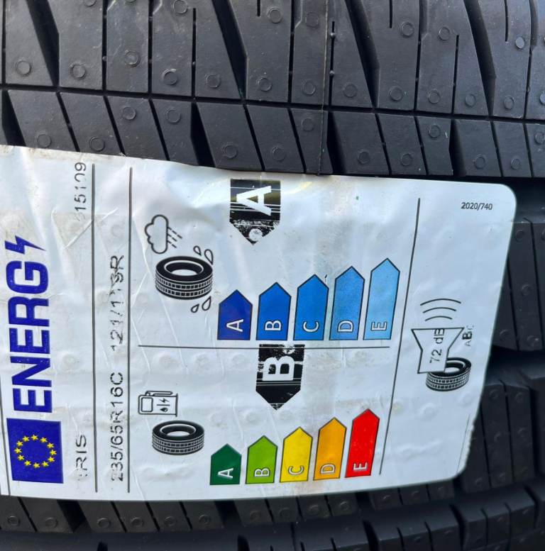 235 65 16 121/119R All Season Tyres + severe snow conditions,